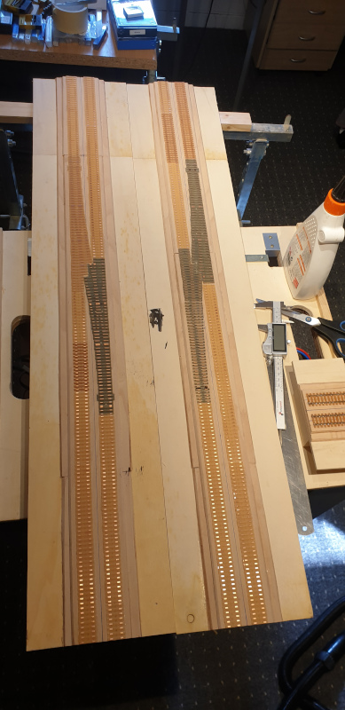 Schwellenrost sind aufgeklebt